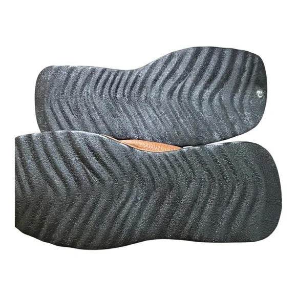 GBX Men’s Brown Leather Slip-On Sandals Size 8M Open Toe Casual Travel - Picture 8 of 10